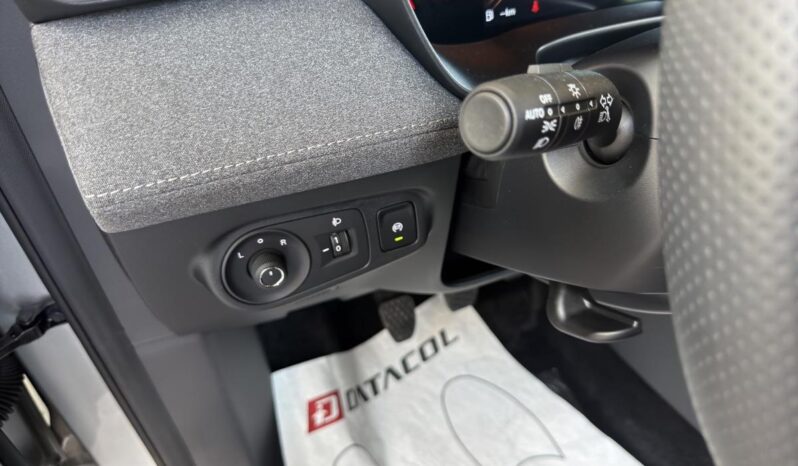 MG – ZS  1.5 Standard pieno